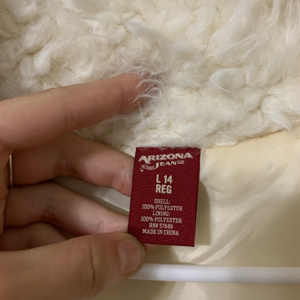 Furry vest - Picture 2 of 2